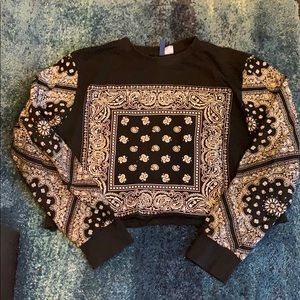 HM BANDANA CROPPED OVERSIZED SWEATSHIRT (mens L)